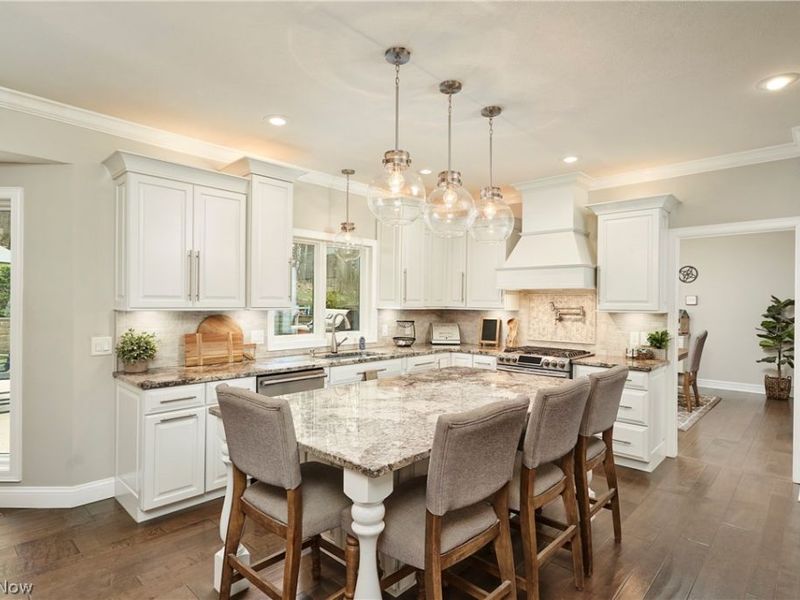 3949 N Shore Drive, Bath, OH 44333 Photo 6