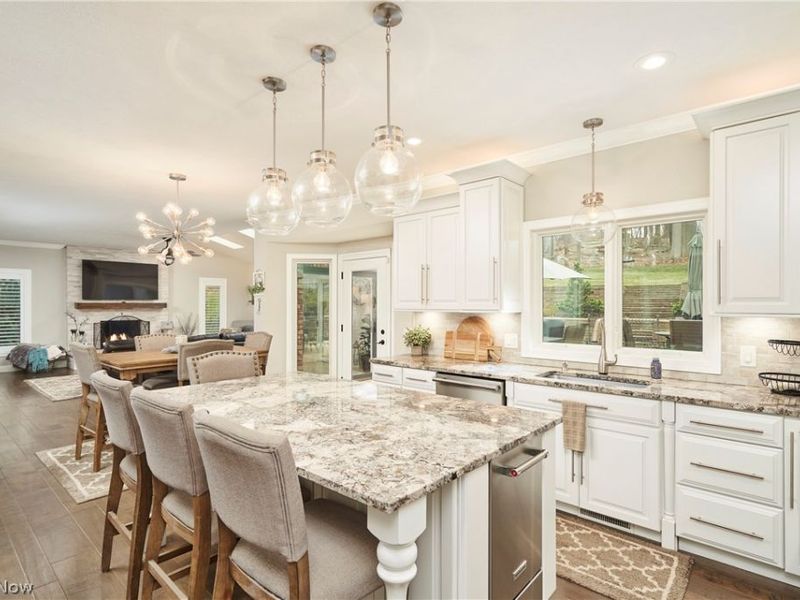 3949 N Shore Drive, Bath, OH 44333 Photo 9