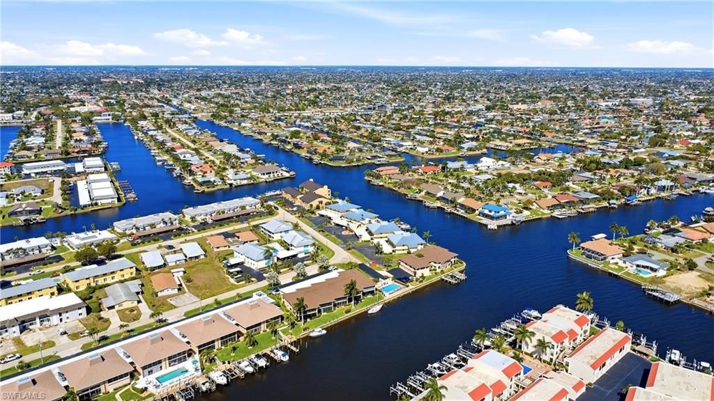 4005 SE 19th Pl, Unit 8, Cape Coral, FL 33904 Photo