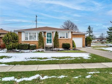 83 Patricia Lane, Buffalo, NY 14227