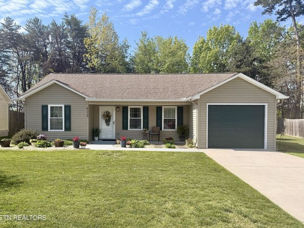 6115 Emerald Hills Lane, Knoxville, TN 37912