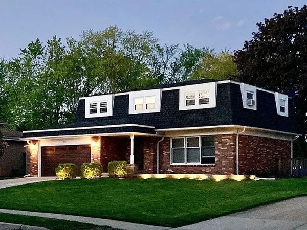 533 N Beck Road , Lindenhurst, IL 60046