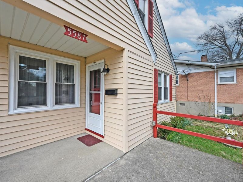 5587 Vogel Road, Cincinnati, OH 45239 Photo 3