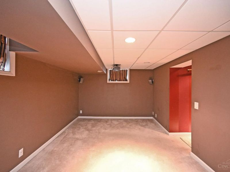 5587 Vogel Road, Cincinnati, OH 45239 Photo 33