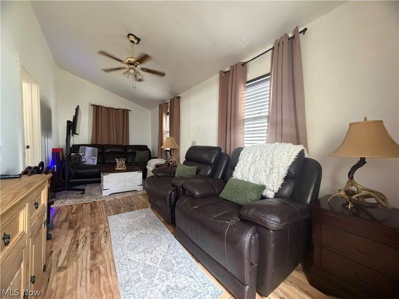 343 W Columbia Street , Alliance, OH 44601 Photo 18