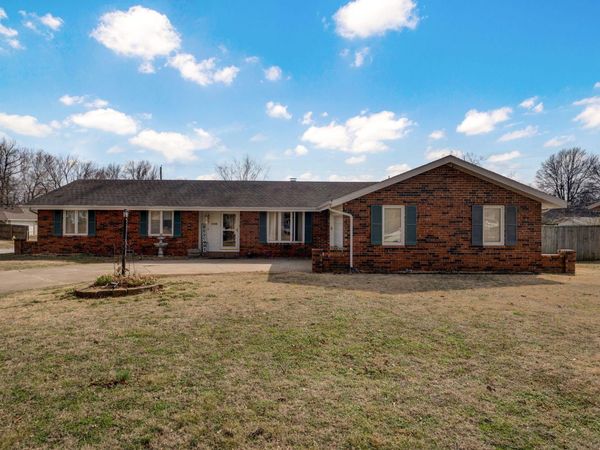 1308 W Swan Street, Springfield, MO 65807