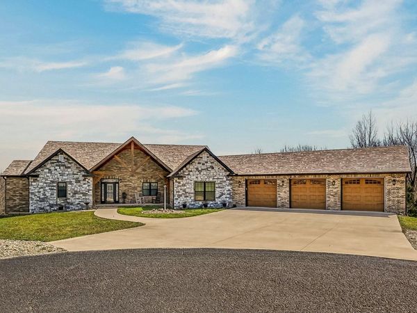 126 Twin Cavern Trail, Reeds Spring, MO 65737