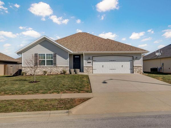 5601 W Pecan Street, Springfield, MO 65802