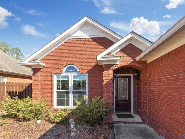 109 Canterbury Circle, Arab, AL 35016