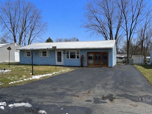 7957 Rinaldo Boulevard E, Bridgeport, NY 13030