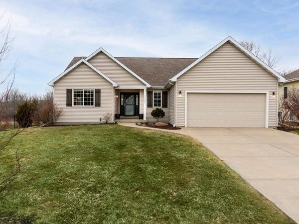 10886 Diamond Circle, Blue Mounds, WI 53517