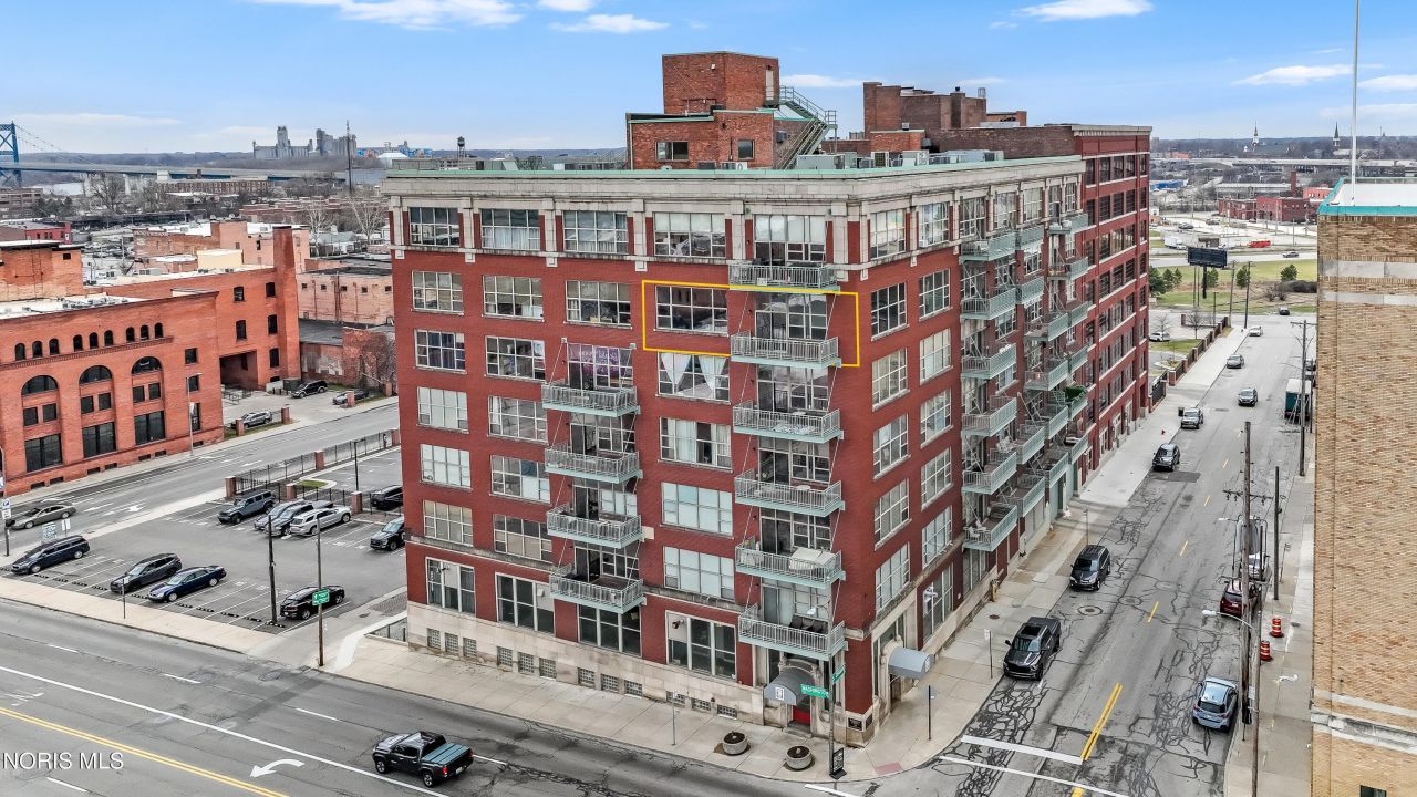 745 Washington Street, Toledo, OH 43604 Main Photo