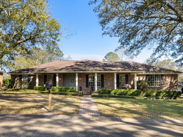 214 Lynnwood, Hattiesburg, MS 39402