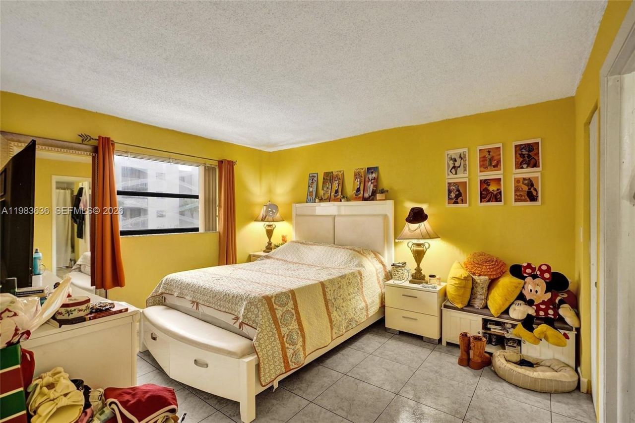 8145 NW 7th St , Unit 315, Miami, FL 33126 Photo