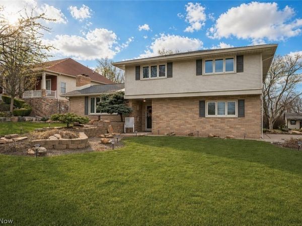 7416 Woodcrest Avenue NE, Canton, OH 44721