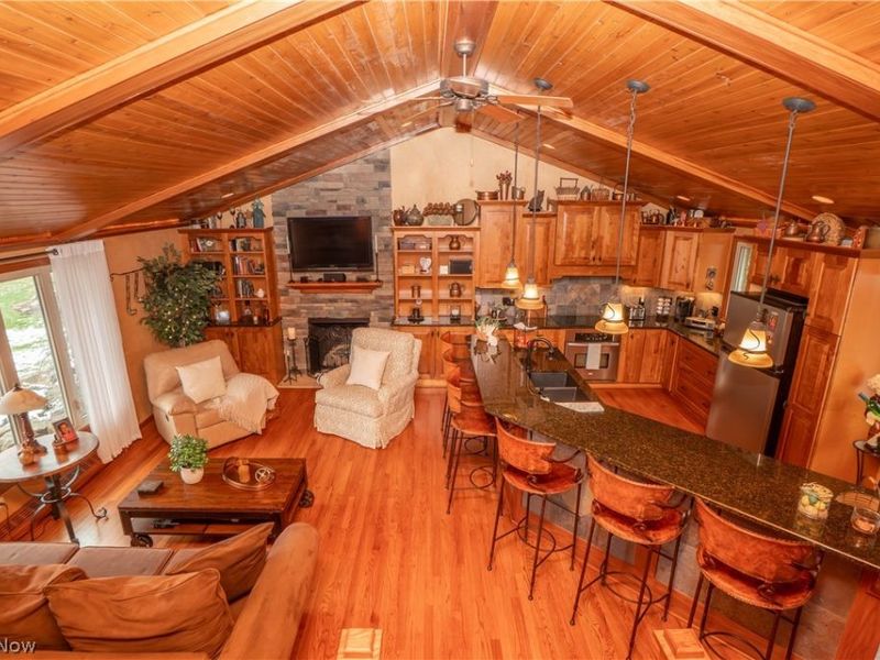 7416 Woodcrest Avenue NE, Canton, OH 44721 Photo 4