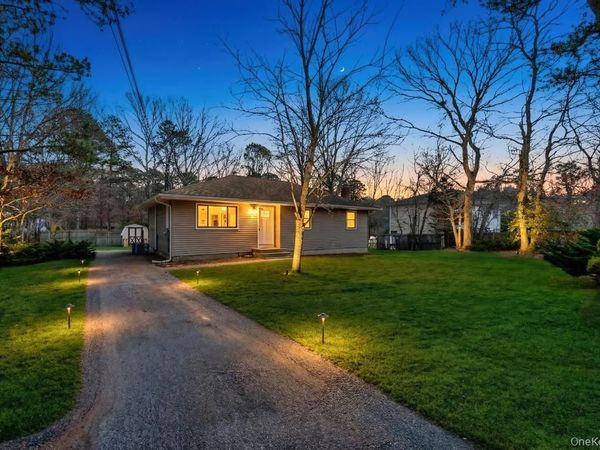 350 Brookhaven Avenue , Riverhead, NY 11901