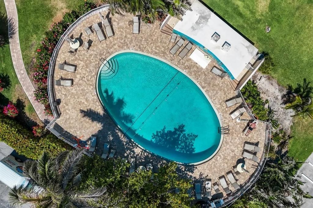 5 Bluebill Ave, Unit 305/405, Naples, FL 34108 Photo