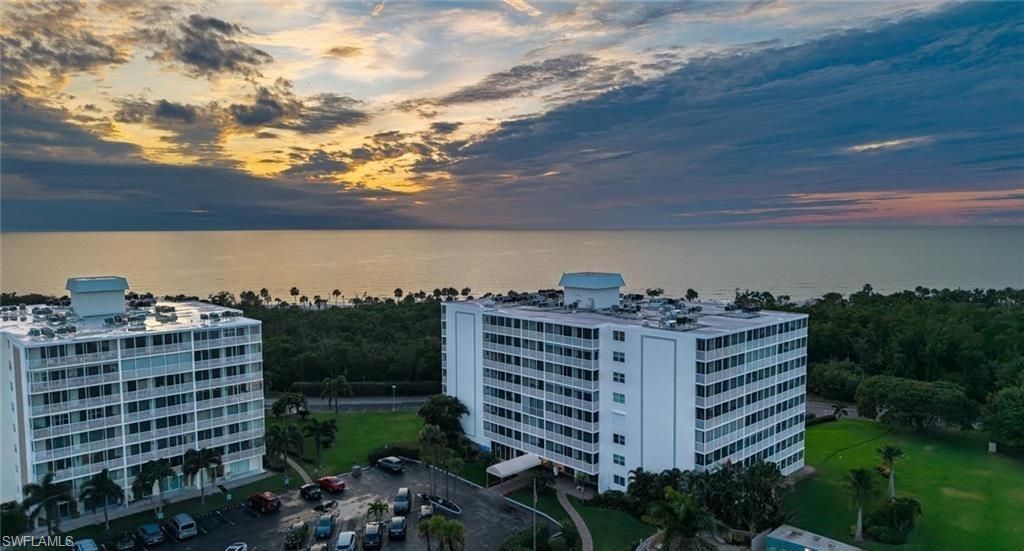 5 Bluebill Ave, Unit 305/405, Naples, FL 34108 Photo