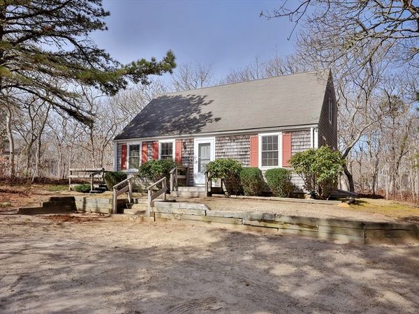 18 Windsor Drive, Edgartown, MA 02539