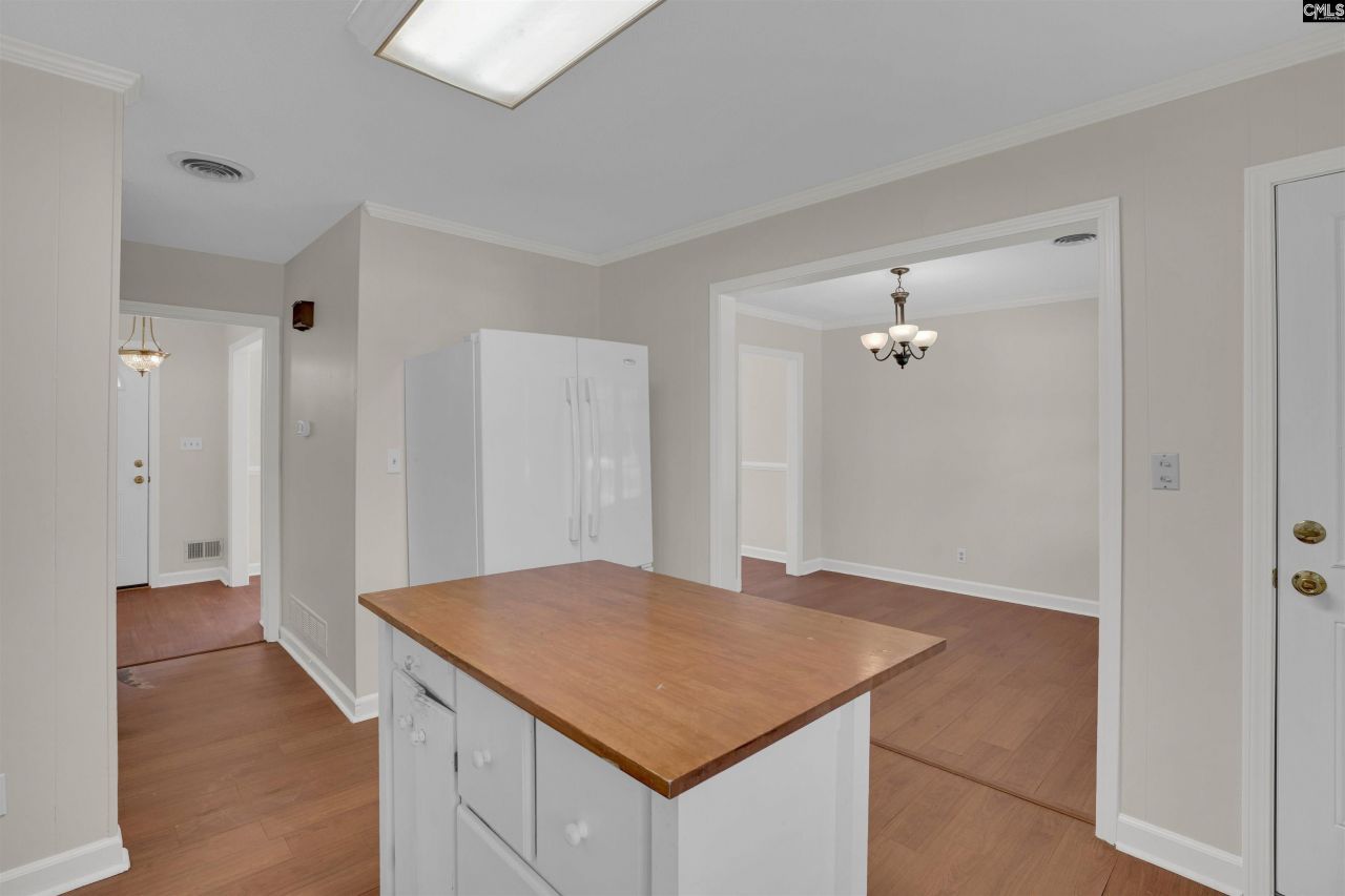 632 Harmon Road  Photo 13