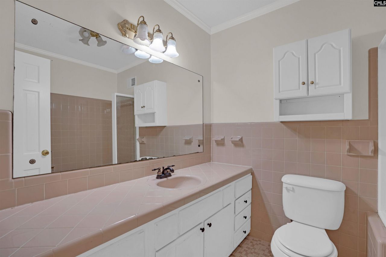 632 Harmon Road  Photo 32