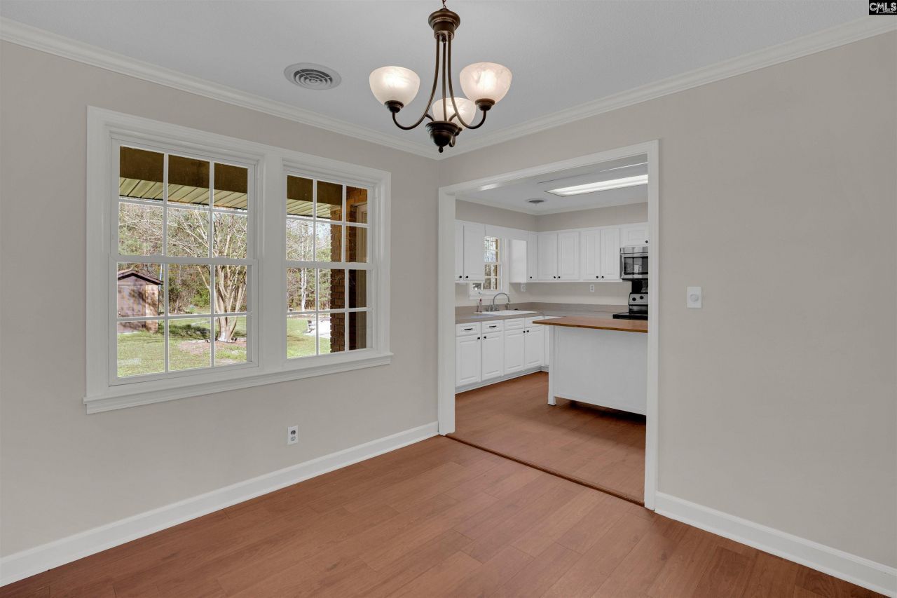 632 Harmon Road  Photo 8