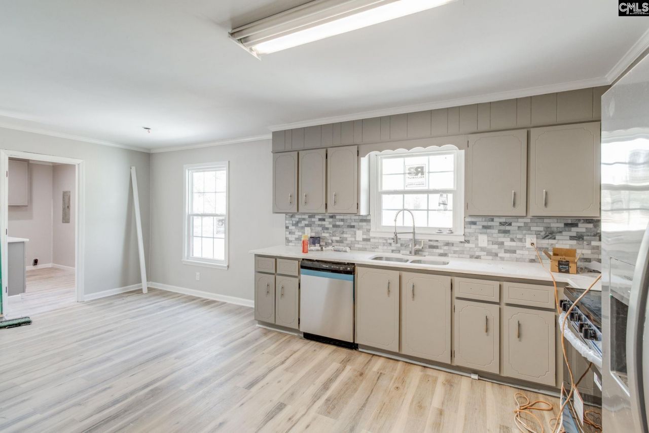 100 Fenrir Drive Photo 16