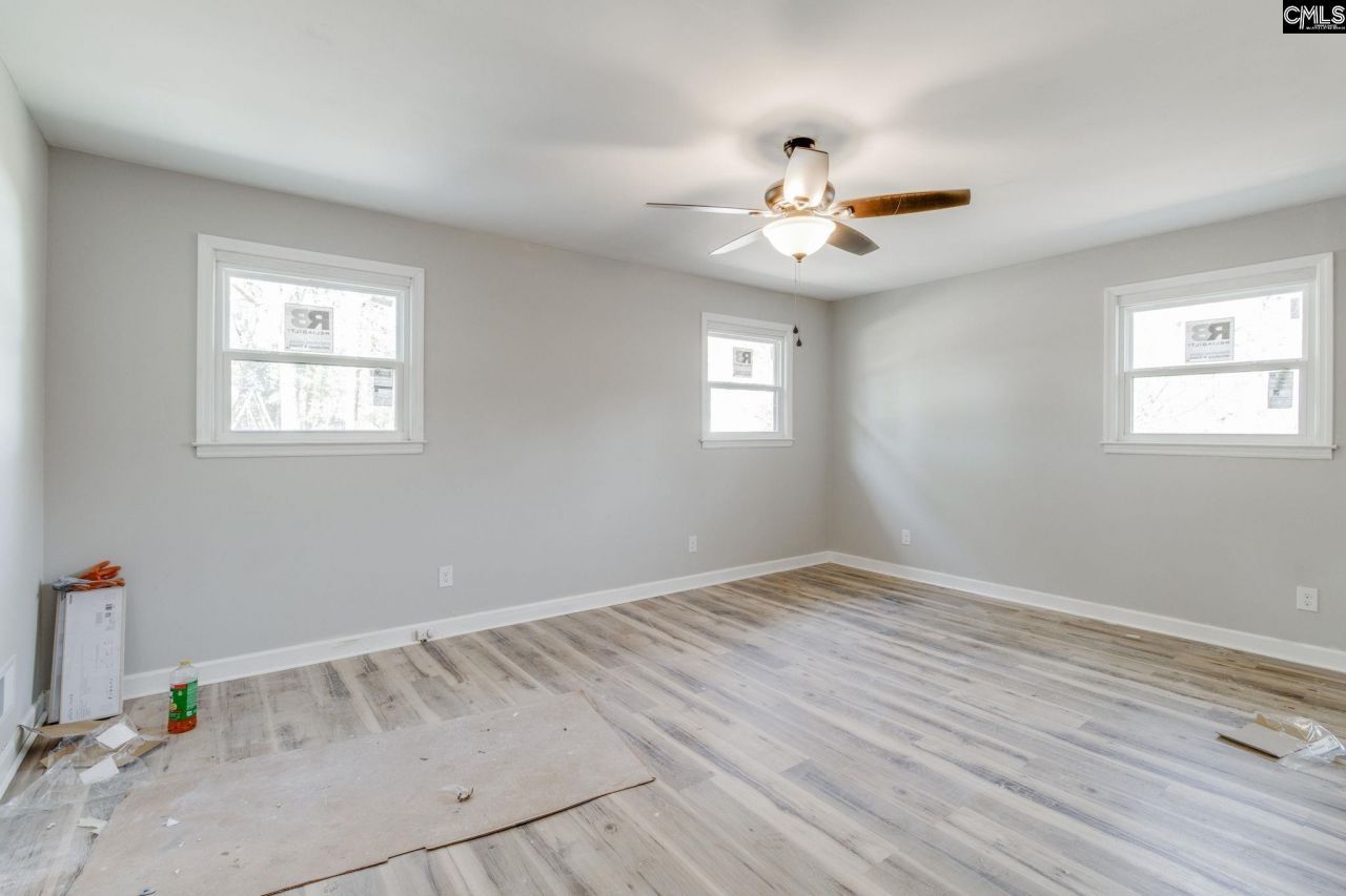 100 Fenrir Drive Photo 22