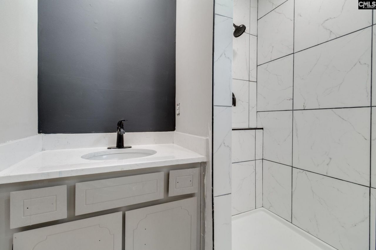 100 Fenrir Drive  Photo 26