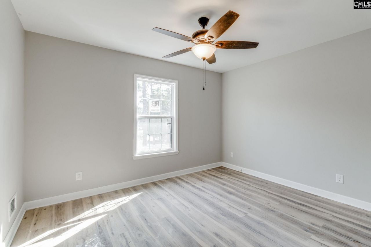 100 Fenrir Drive Photo 27