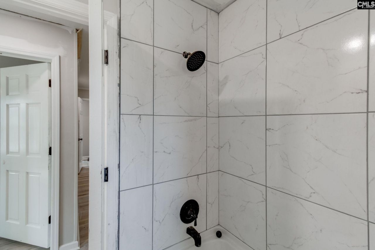 100 Fenrir Drive  Photo 33