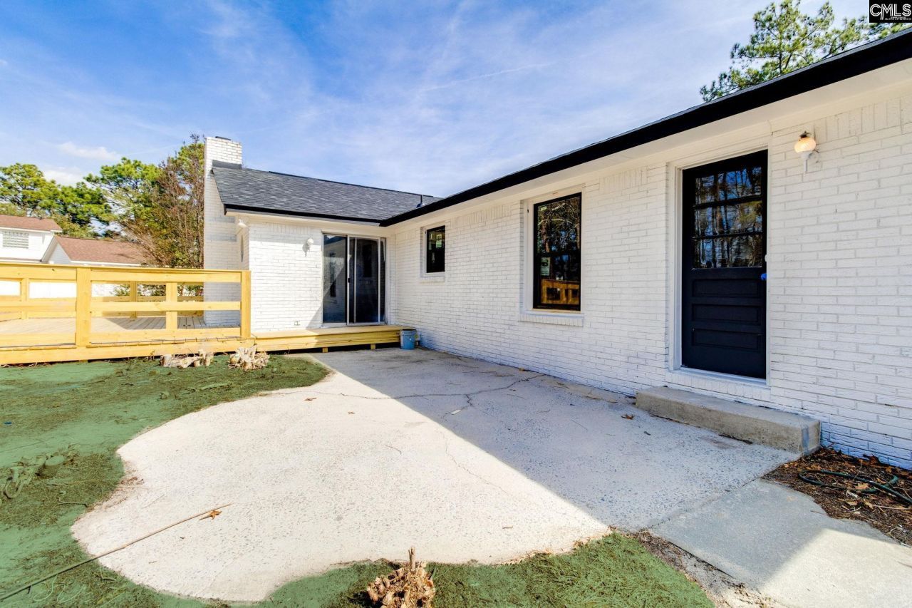 100 Fenrir Drive Photo 41