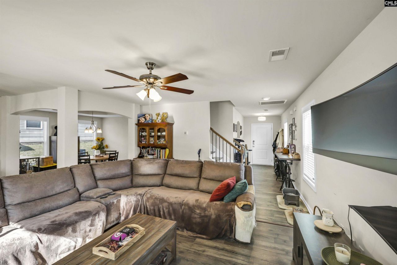 250 Turnfield Drive  Photo 11