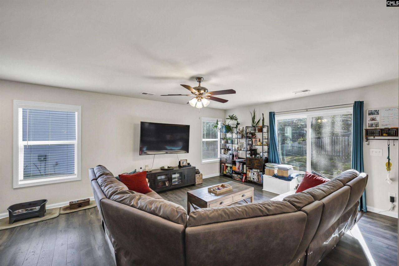 250 Turnfield Drive  Photo 13