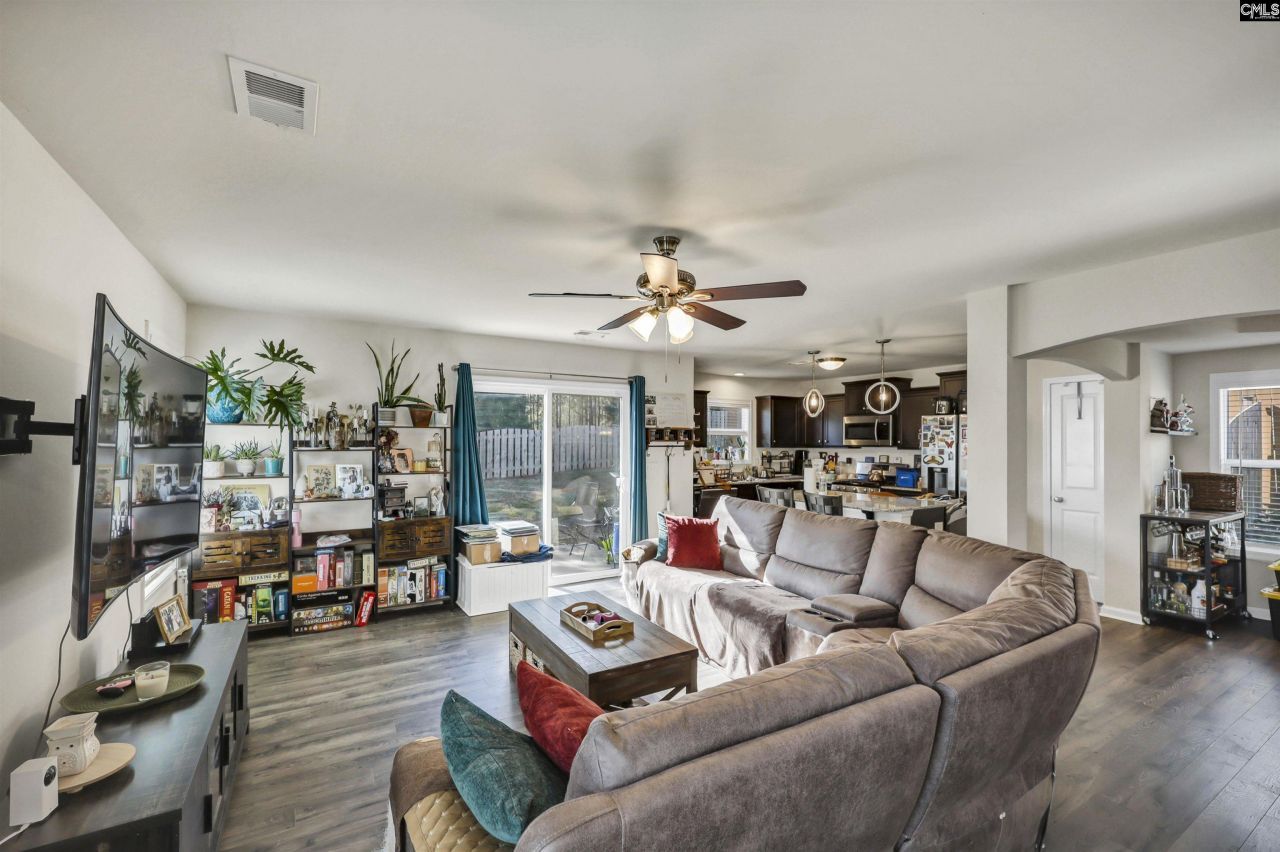 250 Turnfield Drive  Photo 15