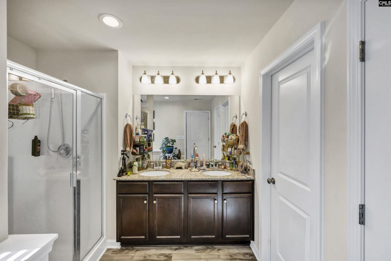 250 Turnfield Drive  Photo 29