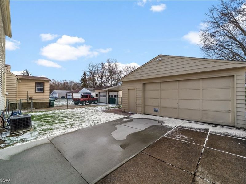 20943 Eastwood Avenue, Fairview Park, OH 44126 Photo 28