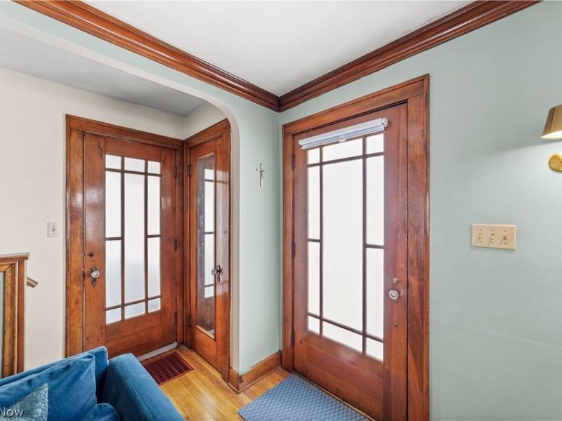 20943 Eastwood Avenue, Fairview Park, OH 44126 Photo 3