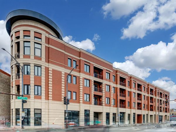 2823 W Belmont Avenue, Unit 201, Chicago, IL 60618