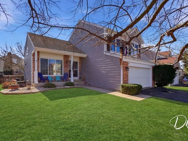 67 W Dahlia Lane , Round Lake Beach, IL 60073