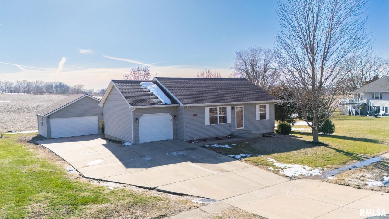 421 W North Street, Princeville, IL 61559 Main Photo