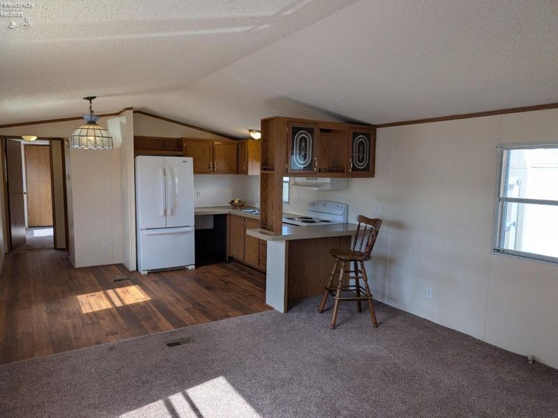 220 Maple Lane, Unit 15, Green Springs, OH 44836 Photo 4