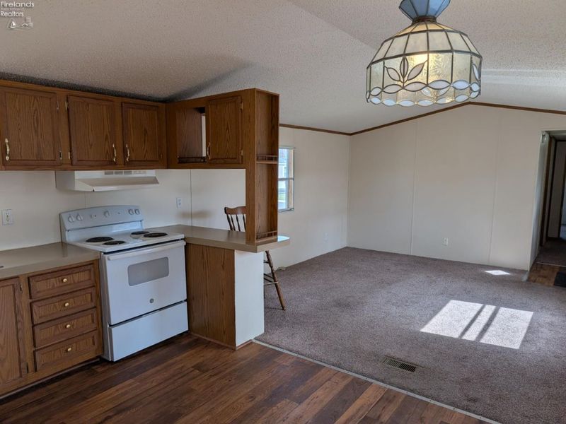 220 Maple Lane, Unit 15, Green Springs, OH 44836 Photo 5