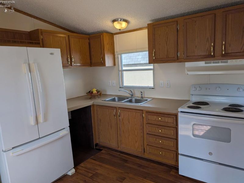 220 Maple Lane, Unit 15, Green Springs, OH 44836 Photo 7