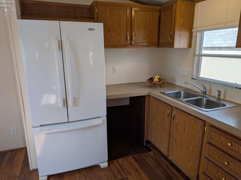 220 Maple Lane, Unit 15, Green Springs, OH 44836 Photo 8