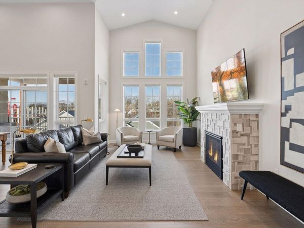 4901 Hawthorne Court, Unit 301, Edina, MN 55436