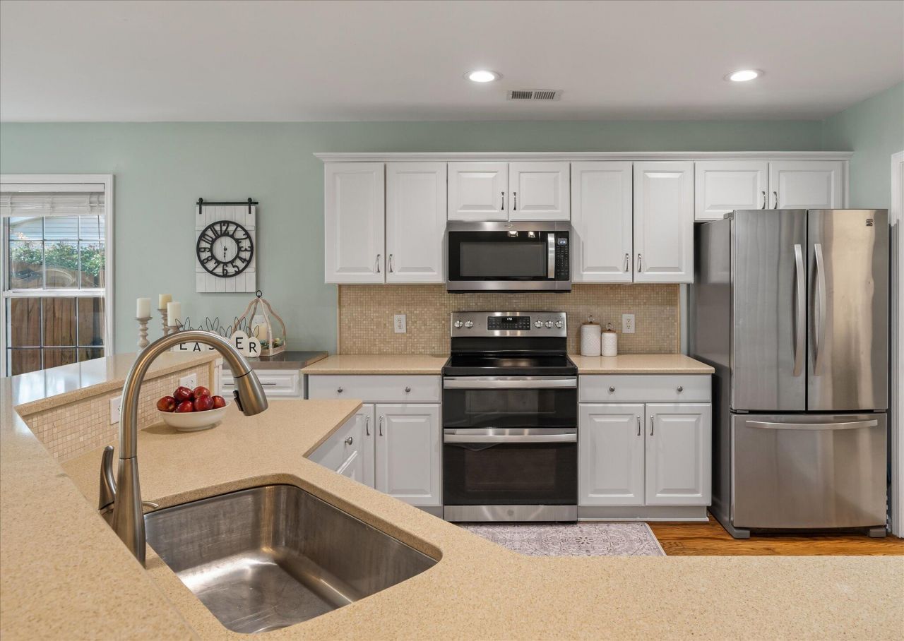 525 Pointe Of Oaks Road Photo 4