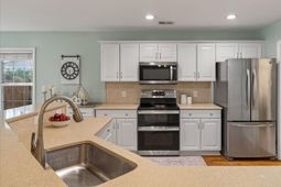 525 Pointe Of Oaks Road photo 4