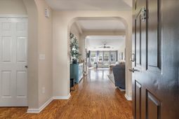 525 Pointe Of Oaks Road photo 4